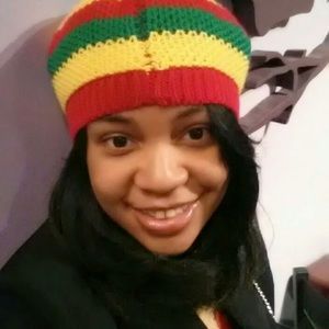 Meet your Posher, Roy-el goddess